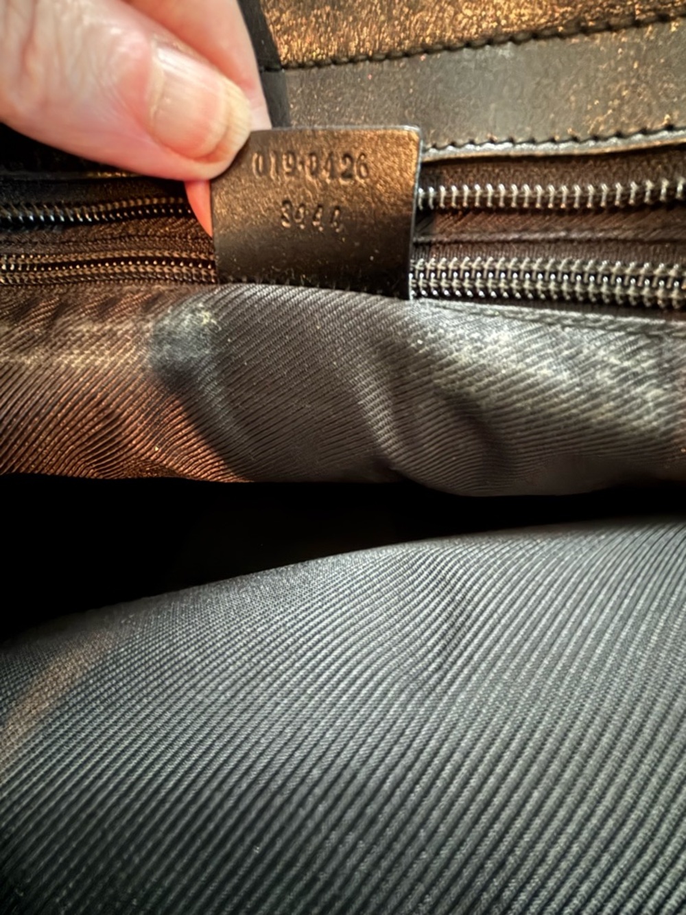 Authentic Vintage Gucci GG Canvas Tote – Tom Ford Era – Large Front Pocket - Picture 12 of 14